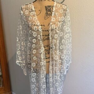 Siren Lily White Floral Sheer Kimono Top